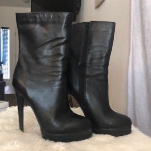 Black heeled boots